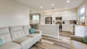 Rumah (4 Bedrooms) | Interior