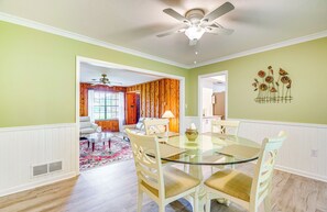 Interior - 8 Mi to World Equestrian Center: Walkable Getaway (Ocala)