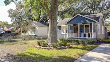 House (2 Bedrooms) | Front of property