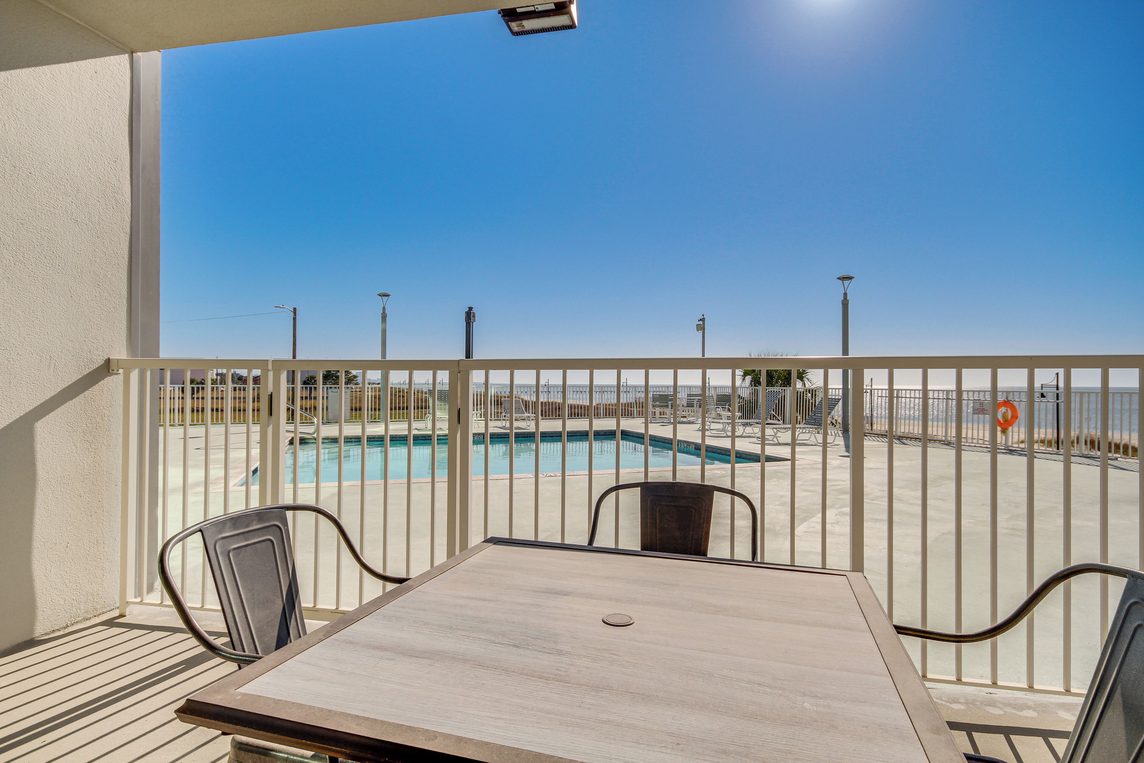 Apartment (2 Bedrooms) | Front of property