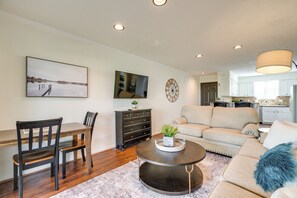Apartment (1 Bedroom) | Interior - Waterfront Condo on Lake Conroe w/ Boat Launch! (Montgomery)