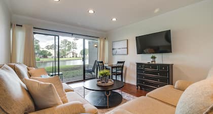 Waterfront Condo on Lake Conroe w/ Boat Launch!
