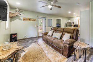 House (2 Bedrooms) | Front of property