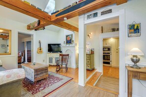 House (3 Bedrooms) | Interior - Lakefront Family Home w/ Dock in Newport! (Newport)