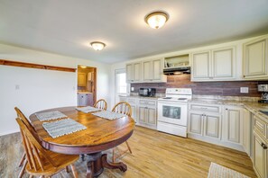 House (2 Bedrooms) | Interior