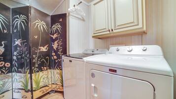 Casa (2 Bedrooms) | Interior