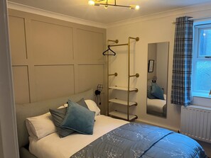 3 quartos, ferros/tábuas de passar roupa, Wi-Fi, roupa de cama