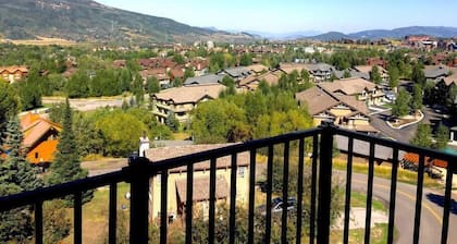 Cozy Mountainside Nook