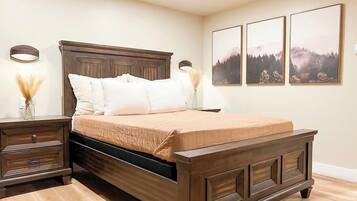 Iron/ironing board, WiFi, bed sheets