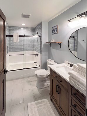 Hair dryer, towels - Near Groomed Trails, Peaceful Setting, Fireplace, High Ceilings with Windows (Lac du Flambeau)