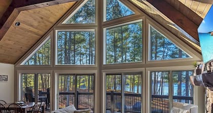 Tranquility Point | LUX lakefront retreat, private dock, firepit, kayak, & AC