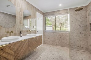 Shower, toilet paper - SERENE AND SECLUDED RURAL ESCAPE BOASTING PANORAMIC BUSHLAND VISTAS (Quindalup)