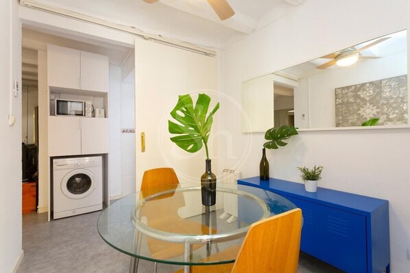 Dining - Cómodo estudio en Gracia (Barcelona)