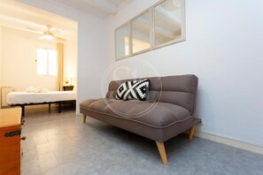 Interior - Cómodo estudio en Gracia (Barcelona)