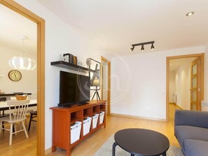 TV - Comfortable apartment centrally located in the Eixample neighborhood (Barcelona)