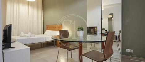 1 makuuhuone, silitysrauta/-lauta, Wi-Fi, vuodevaatteet