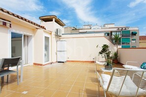 Outdoor dining - Nice apartment in Guinardo (Barcelona)