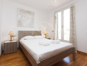 1 bedroom, iron/ironing board, WiFi, bed sheets - Paseo de Gracia Apartment (Barcelona)