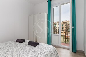 4 bedrooms, WiFi, bed sheets