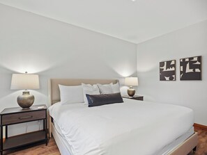 2 soverom, strykejern/-brett, wi-fi (inkludert) og sengetøy