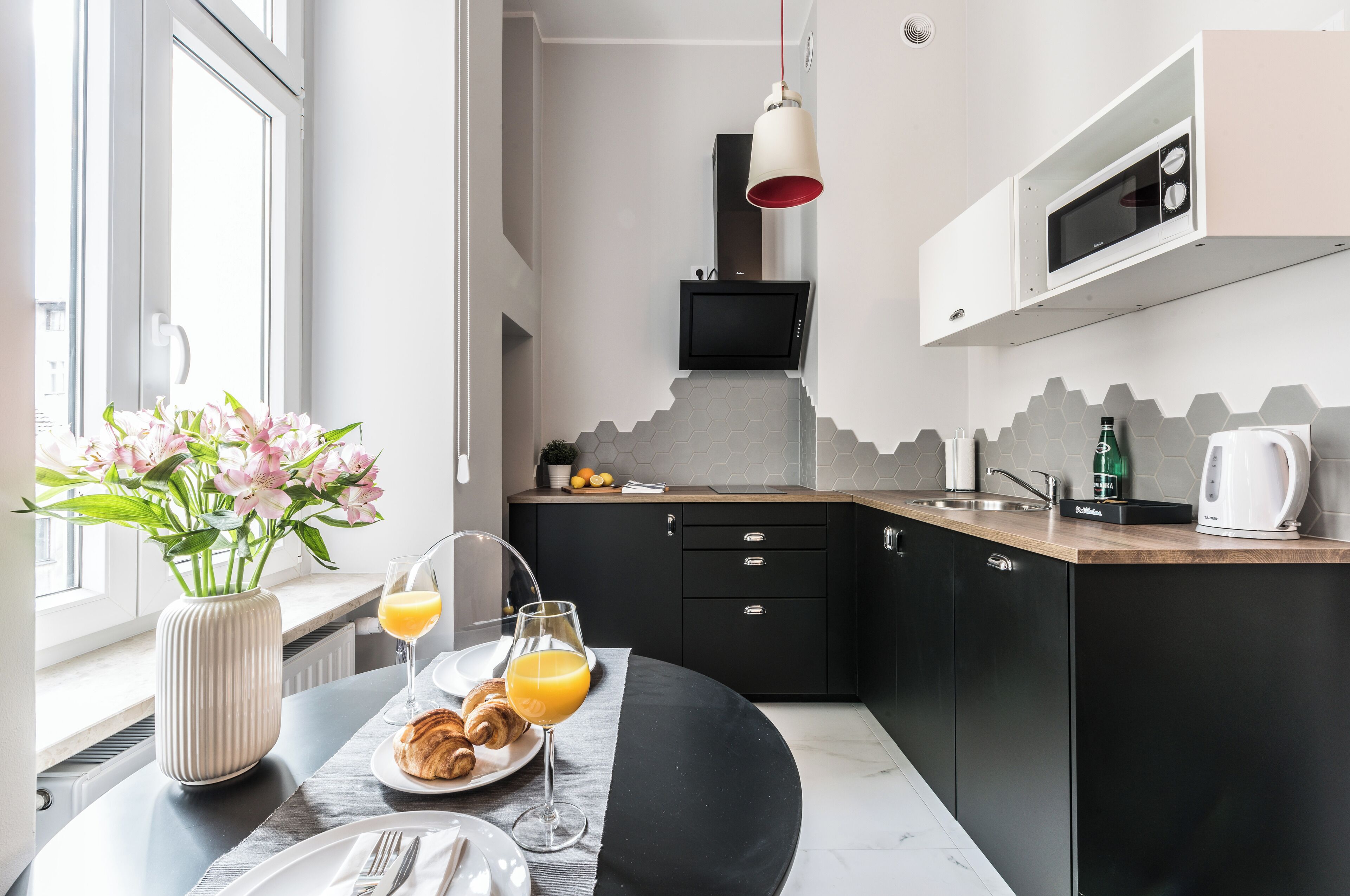 Comfort Studio Suite, City View | Private kitchenette | Fridge, microwave, stovetop, dishwasher