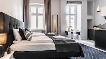 Comfort Studio Suite, City View | Premium bedding, laptop workspace, blackout curtains, iron/ironing board