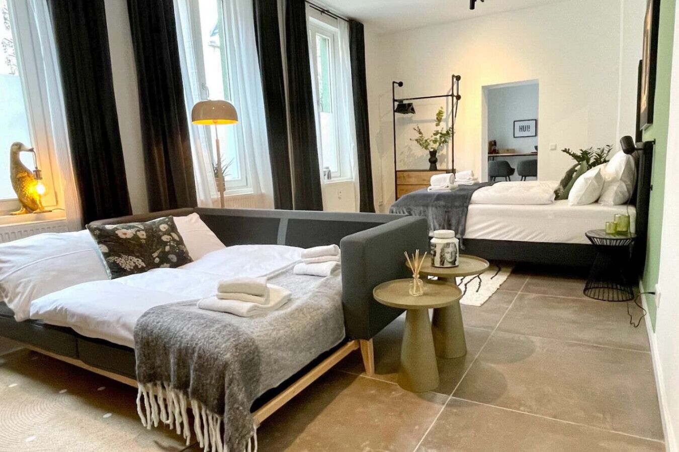 1 Schlafzimmer, Schreibtisch, Bügeleisen/Bügelbrett, Reisekinderbett