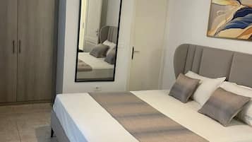 1 chambre, fer et planche Ă repasser, Wi-Fi gratuit, draps fournis