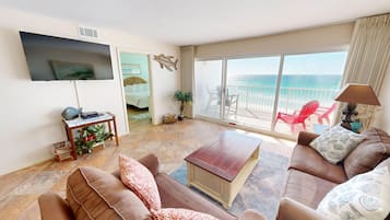 Condo, 1 Bedroom | Living area