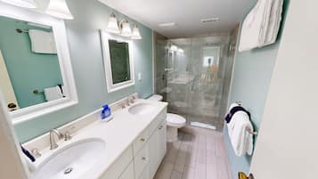 Condo, 1 Bedroom | Bathroom | Towels