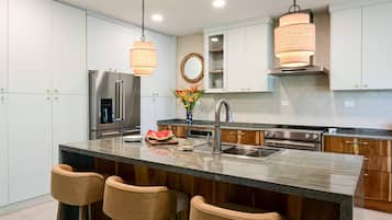 Rumah, 6 kamar tidur | Dapur pribadi | Lemari es, oven, mesin pembuat kopi/teh, dan pemanggang roti