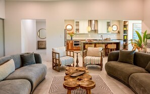 Living area - Esterillos Lote 6 Bedroom Home (Parrita)