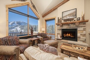 House, 3 Bedrooms | Living area