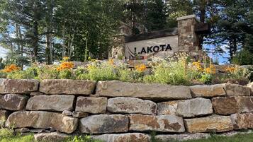 Nhà, 3 phòng ngủ | Chi tiết ngoại thất