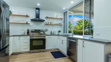 Condo, 2 Bedrooms | Private kitchen | Fridge, oven, coffee/tea maker, toaster