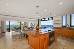 Condo, 2 Bedrooms | Private kitchen