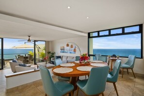 Condo, 2 Bedrooms | Dining