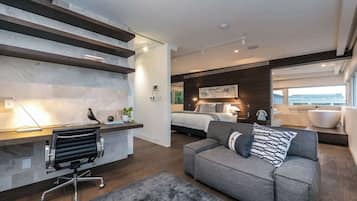 6 Schlafzimmer, Schreibtisch, Bügeleisen/Bügelbrett, WLAN
