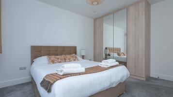 3 bedrooms, iron/ironing board, Internet, bed sheets