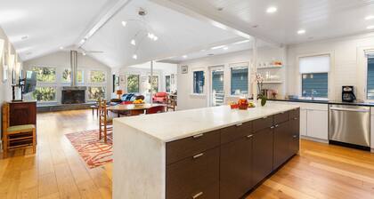 Yards to the beach, stunning new reno