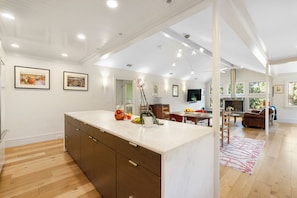 Interior - Yards to the beach, stunning new reno (Kiawah Island)