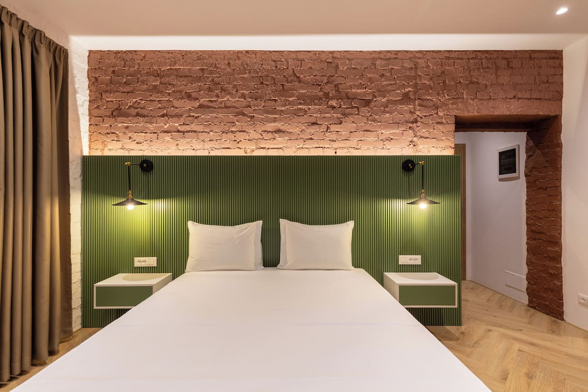 Standard Apartment 103, Non Smoking | 1 bedroom, hypo-allergenic bedding, blackout drapes, soundproofing