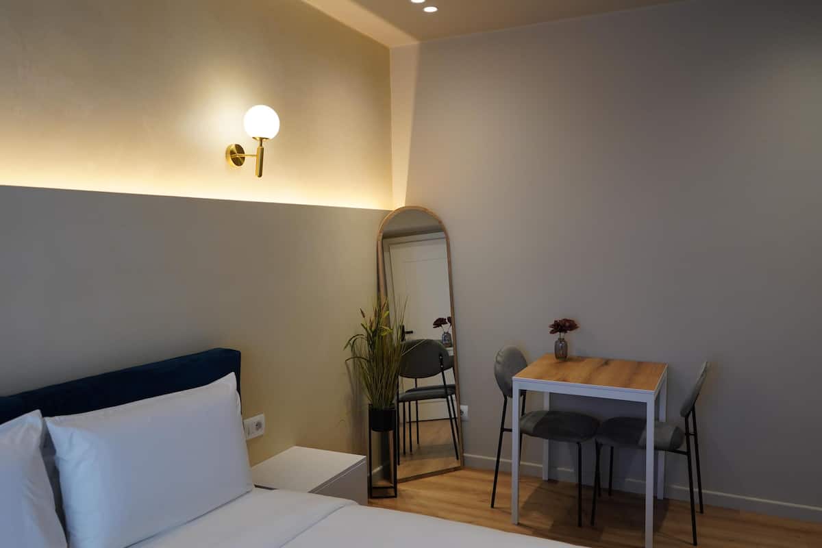 Standard Apartment 202, Non Smoking, Balcony