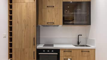Standard Apartment 102, Kitchen | Private kitchen | Microwave, oven, espresso maker, coffee/tea maker