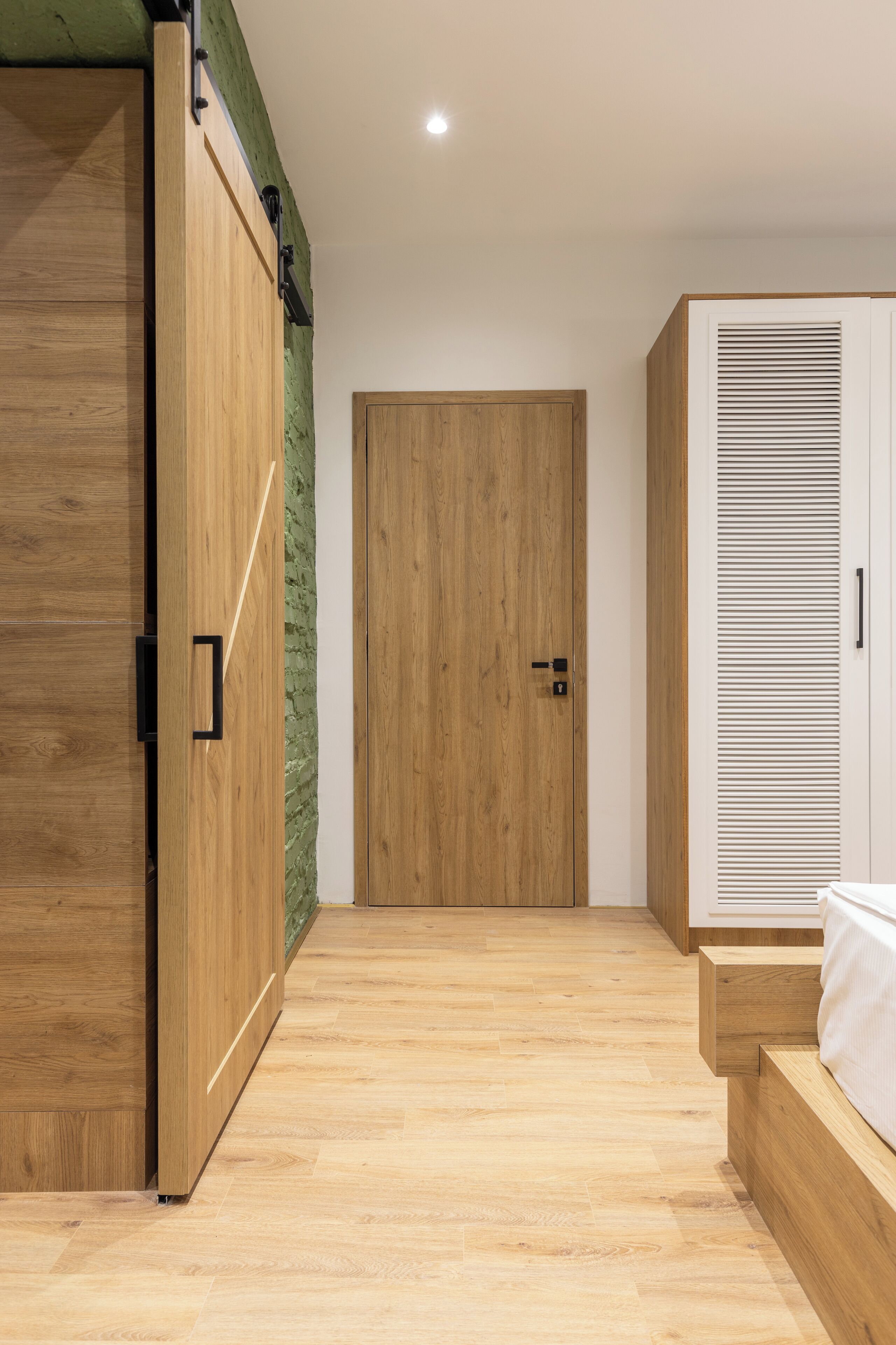 Standard Apartment 101, Balcony | Hypo-allergenic bedding, blackout curtains, soundproofing