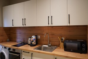 Standard Apartment 201, Non Smoking, Balcony | Private kitchen | Microwave, oven, espresso maker, coffee/tea maker