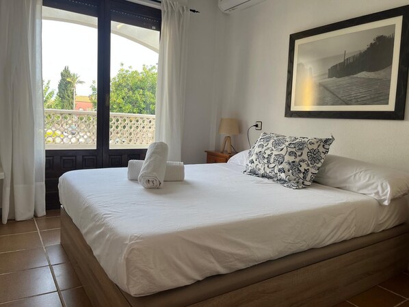 3 bedrooms, iron/ironing board, bed sheets - LAS TORTUGAS, a house for the best family vacations  (Mazarrón)