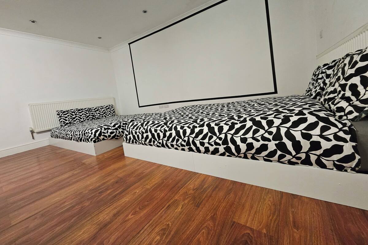 One Bedroom Apartment