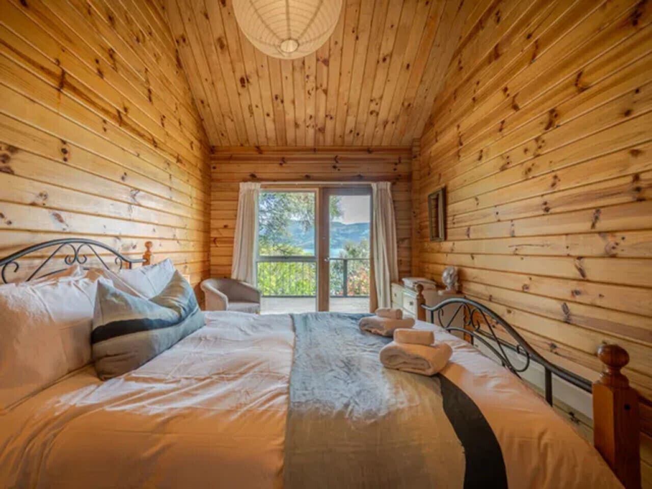 3 soverom, skrivebord, strykejern/-brett og wi-fi