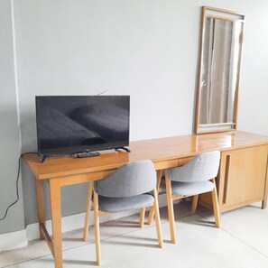 เบสิกสตูดิโอ | พื้นที่ทำงานแบบใช้แล็ปท็อป, Wi-Fi ฟรี